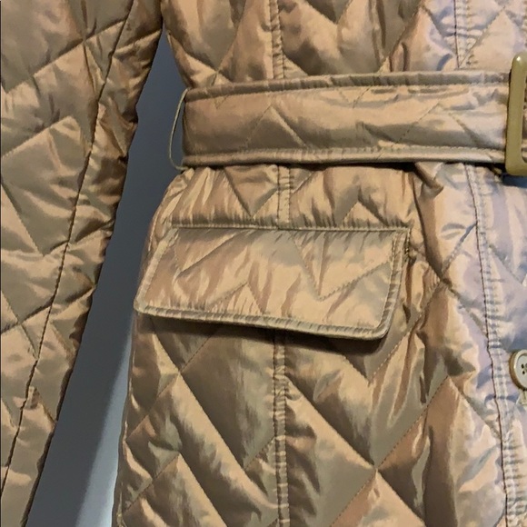 Loft gold thin puffer jacket size medium - Picture 3 of 6